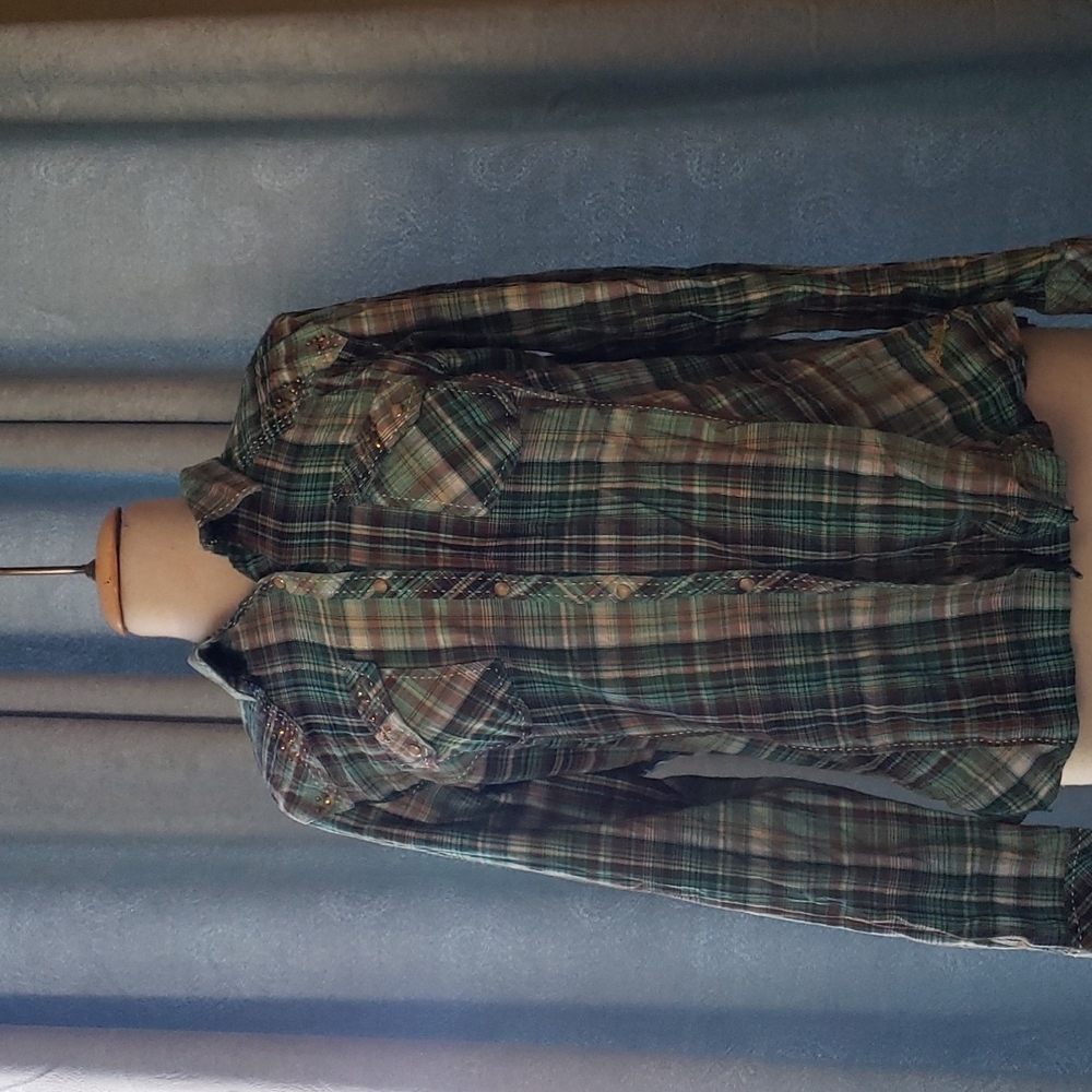 Adiktd pear button top